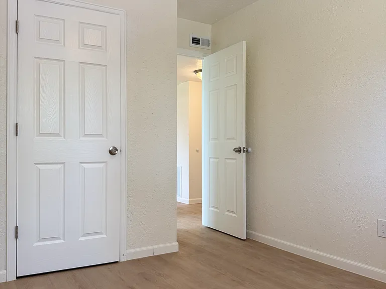 2412 E Saint Vrain St #B — Photo 12