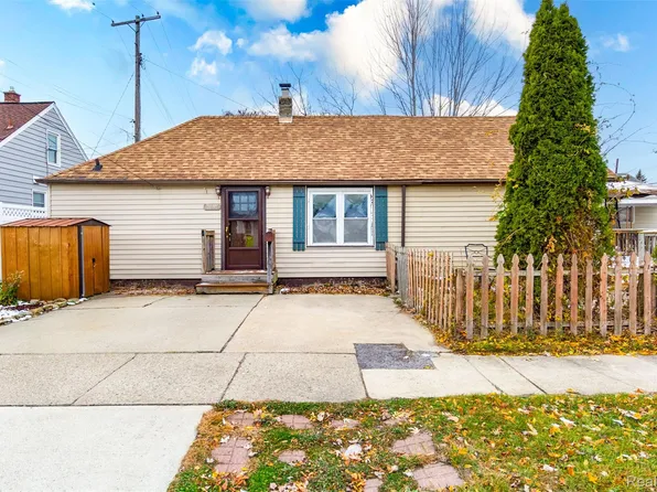 15676 Frazho Rd, Roseville, MI 48066