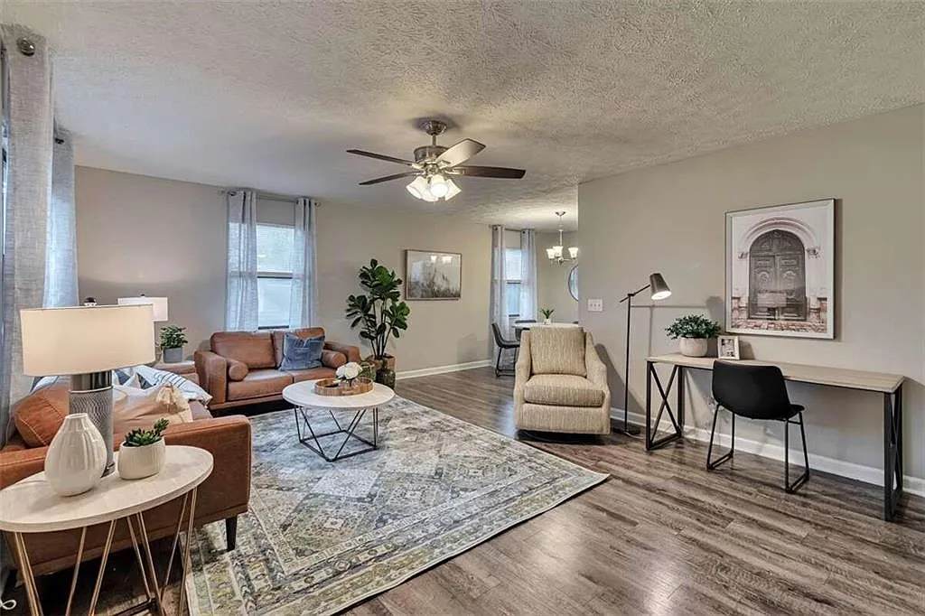 3 bed, 1.0 bath, $3,995 — Photo 2