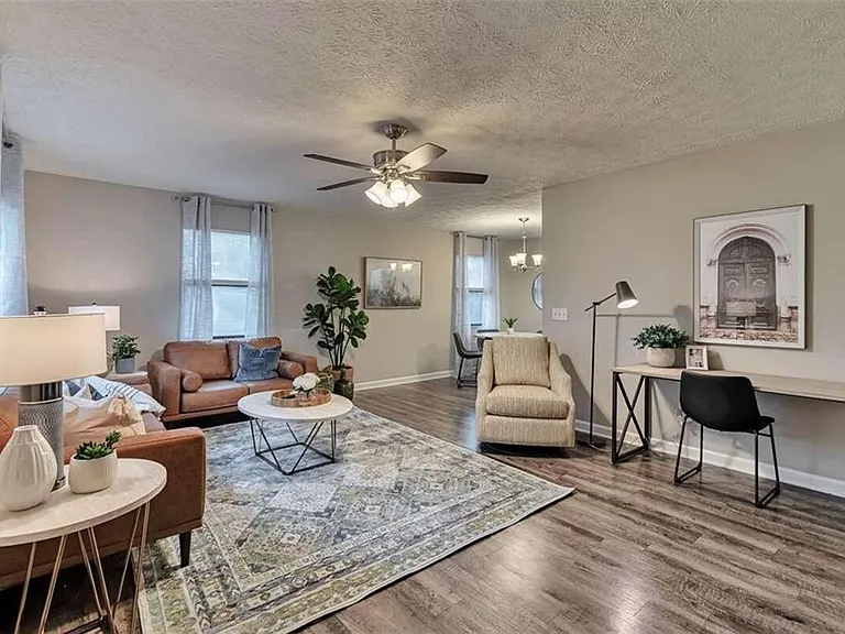 4145 Dustin Dr — Photo 2
