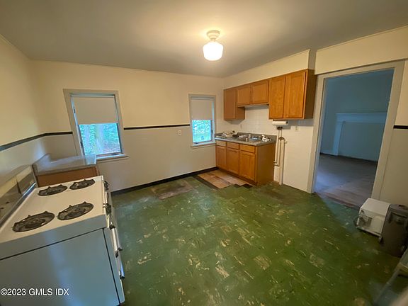 5th image of 237 Pemberwick Rd