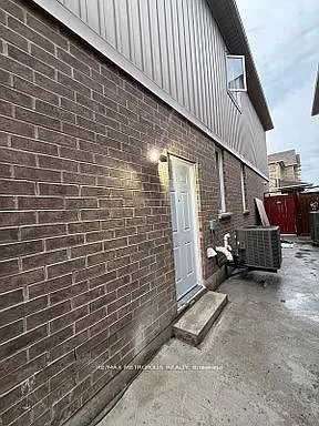 1335 Aldsworth Cres #BASEMENT — Photo 6