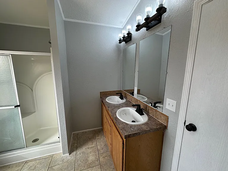 7301 E County Road 62 — Photo 17