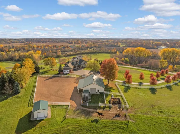 7900 Wind Ridge Trl, Mound, MN 55364