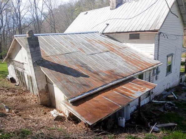 2511 Century Farm Rd, Castlewood, VA 24224