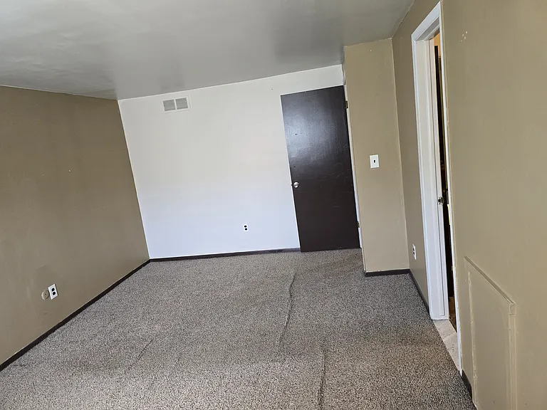 8643 Hickory Dr — Photo 10