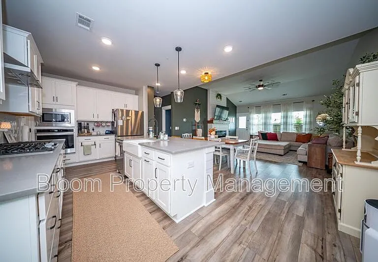 5008 Cedar Brush Ct — Photo 3