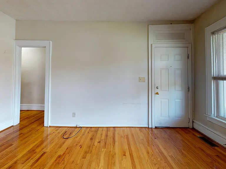 1712 Summit St #A — Photo 8