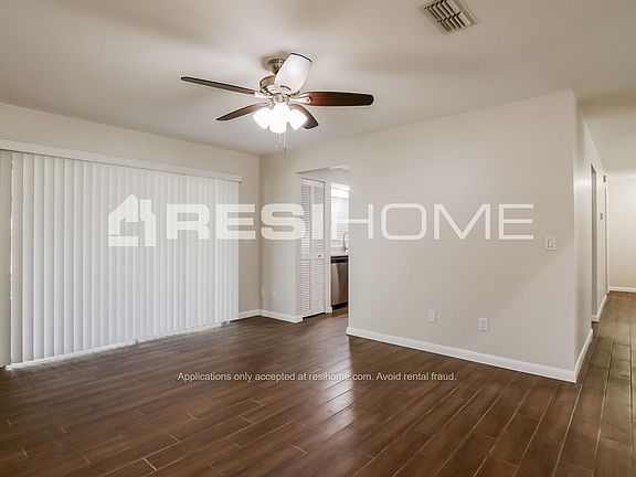 5th image of 1341 Sterling Oaks Dr