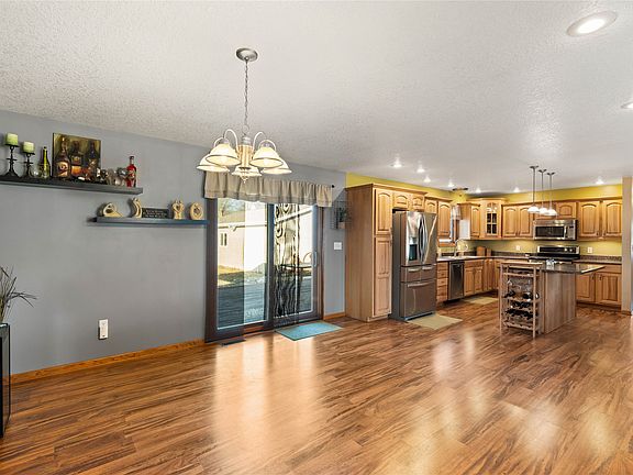 4th image of 308 S 3rd St