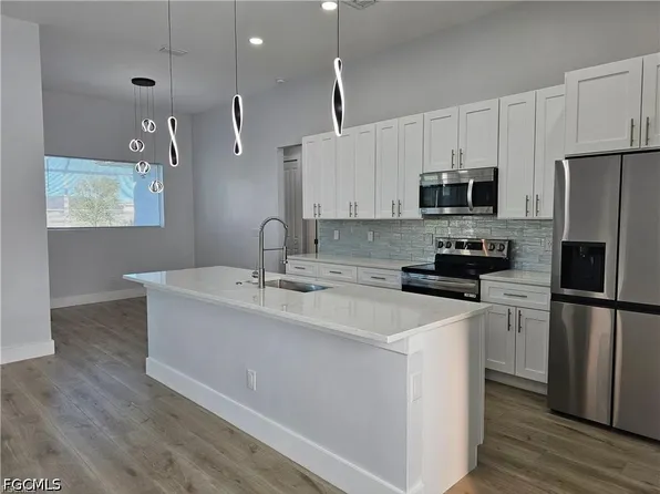 1425 NW 1st St, Cape Coral, FL 33993