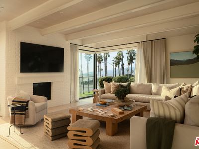 120 N Hart Ave, Santa Monica, CA, 90405