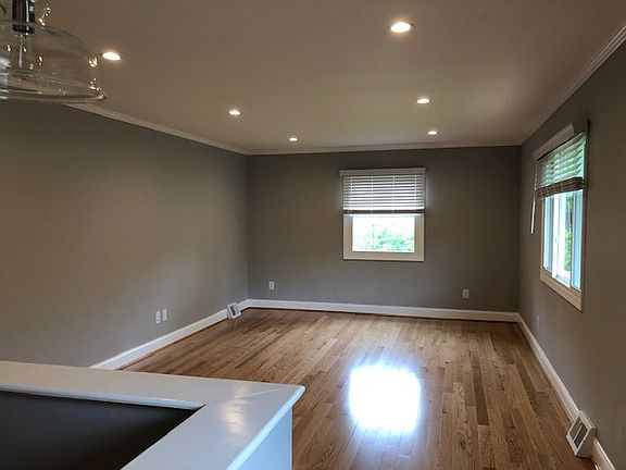 5th image of 5807 Huron Pl