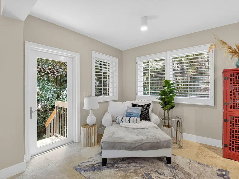 122 Andrews Ave — Photo 15