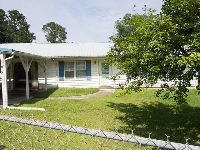 1st image of 109 Carver Dr