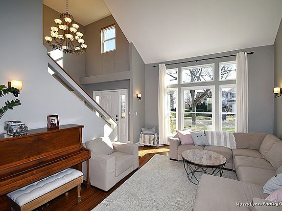 5th image of 668 Morning Glory Ln