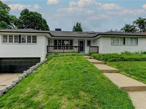 1102 W 85th Ter, Kansas City, MO 64114