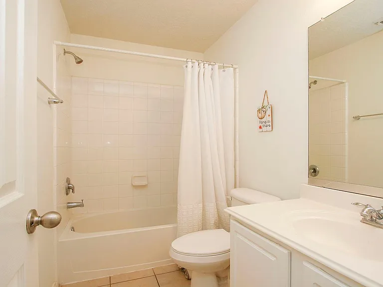 191 N Burberry Park Cir — Photo 27