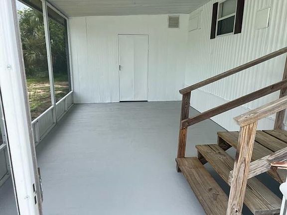 Large Screened-In Porch