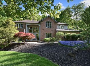 5593 High Point Rd, Solon, OH 44139