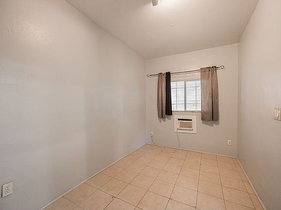 3rd image of 610 N 9th St APT 3
