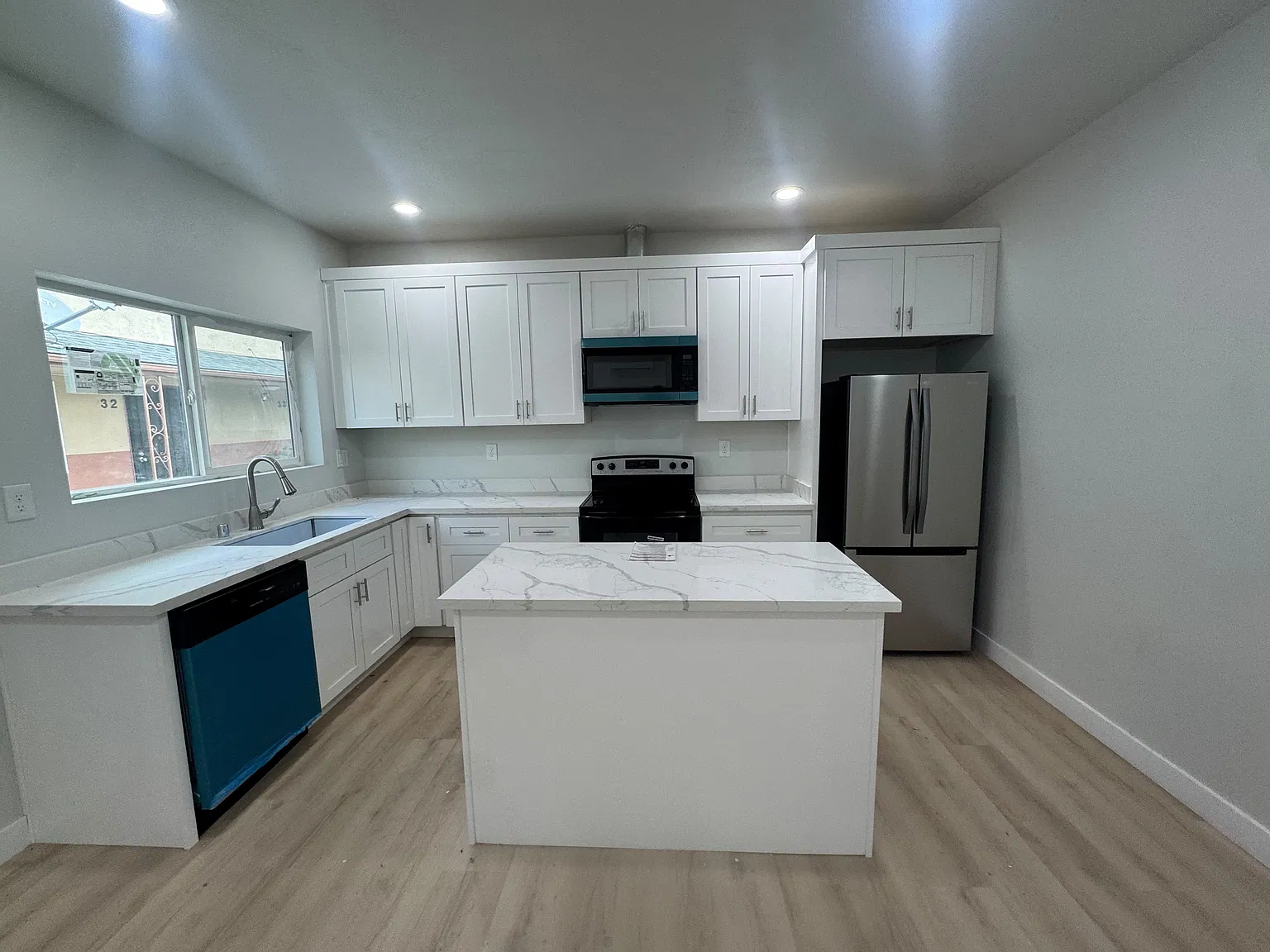 2 bed, 833 sqft, $2,800 — Photo 4