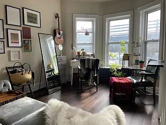 Rented by Bouklis Group