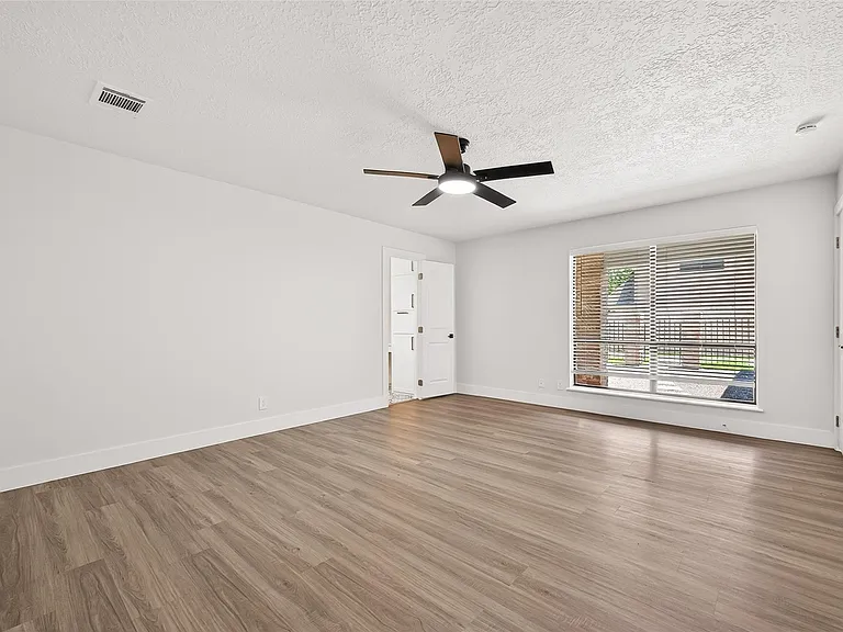 2730 Blue Glen Ln — Photo 32