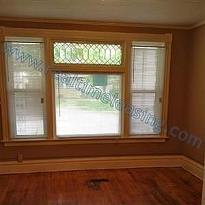 1st image of 722 Hawthorne Ave E