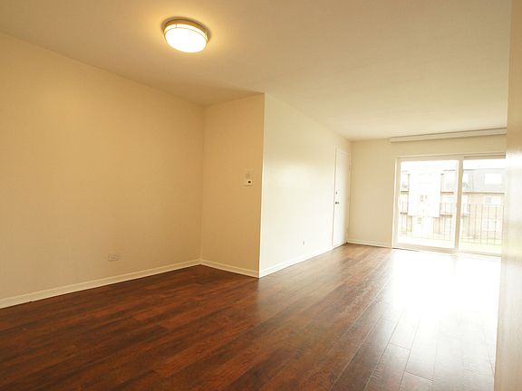 2nd image of 9461 Bay Colony Dr APT 2s