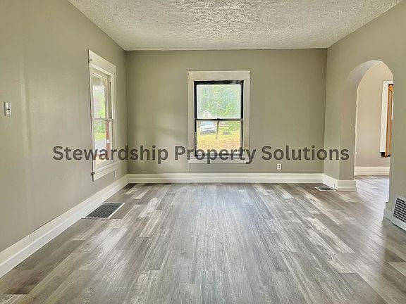 4th image of 1722 Henry Ave SW