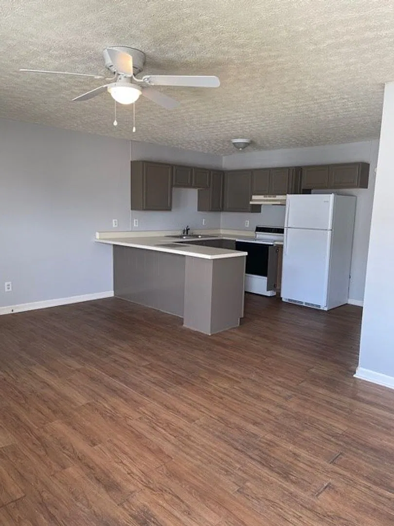 Amy Avenue Fourplexes — Photo 4