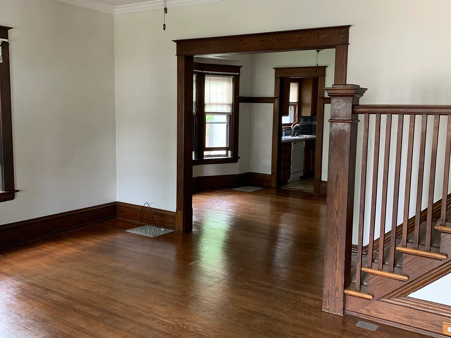 3 bed, 1.5 bath, 1300 sqft, $1,900 — Photo 3