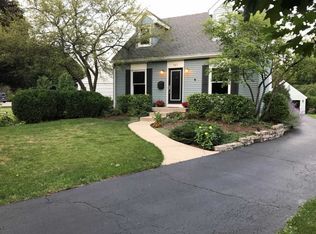 747 Richards St, Geneva, IL 60134