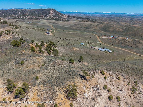 4th image of 915 Ponderosa Pass #204