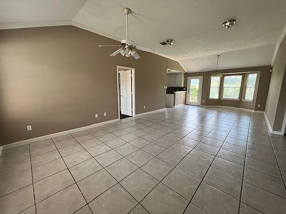 3rd image of 9511 Elmview Dr