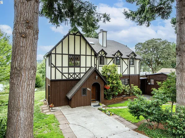 441 W D St, Springfield, OR 97477