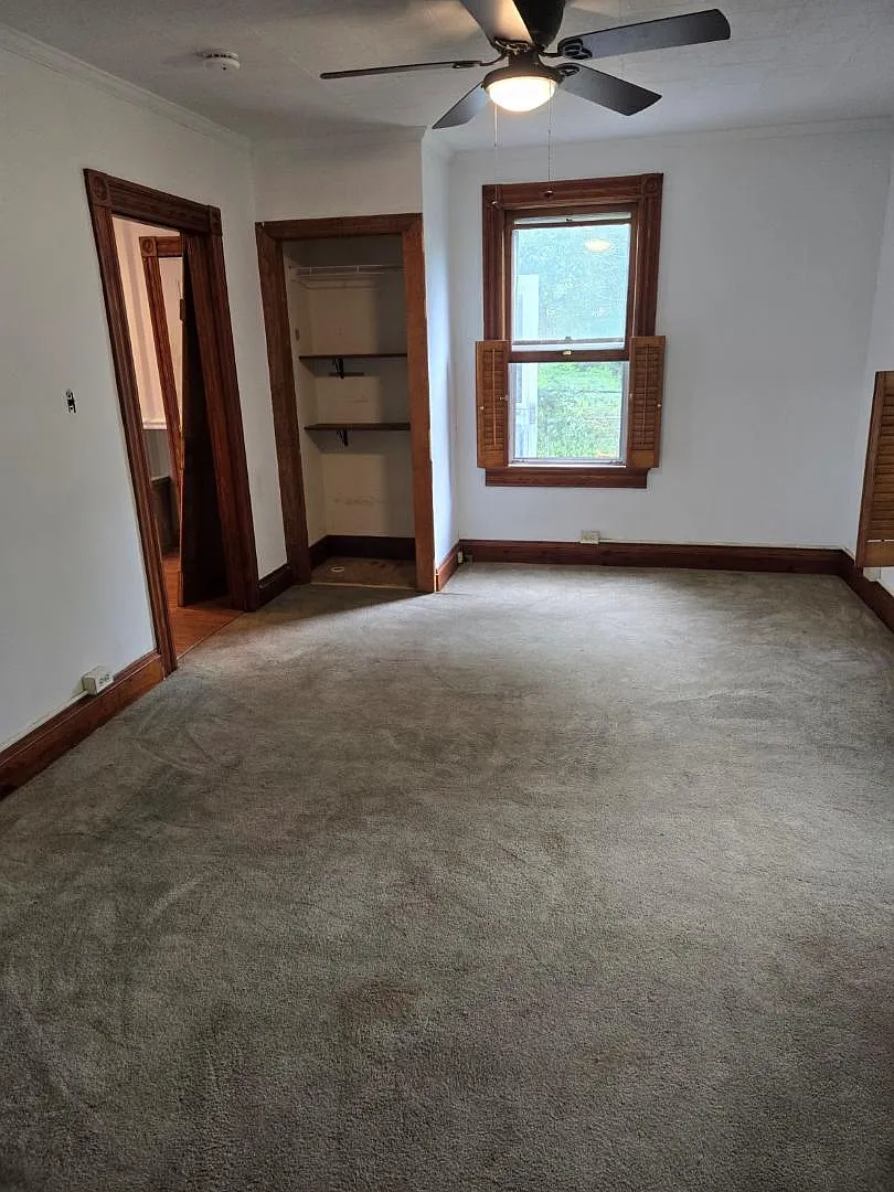210 Chestnut Ave - 210 — Photo 2