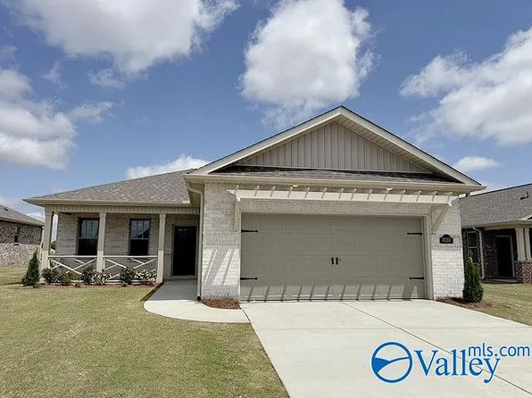 1030 Maplehurst St, Decatur, AL 35603