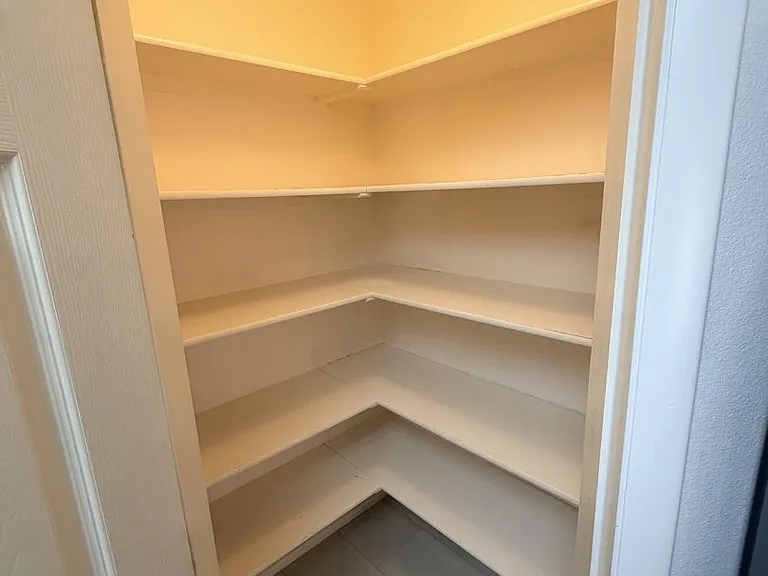 204 N 2000 E — Photo 8