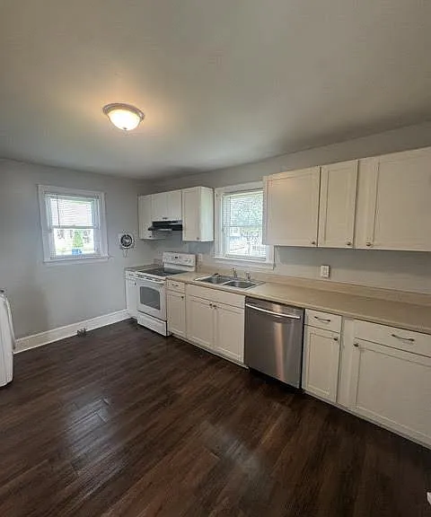 505 Warren Ave — Photo 2