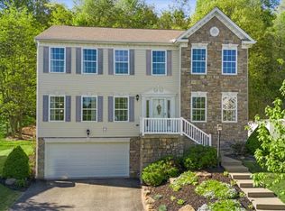 8011 Maureen Dr, Cranberry Township, PA 16066