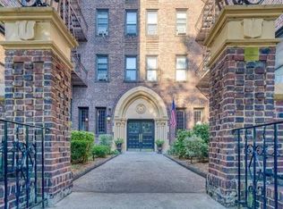 215 Hart Blvd, Staten Island, NY 10301