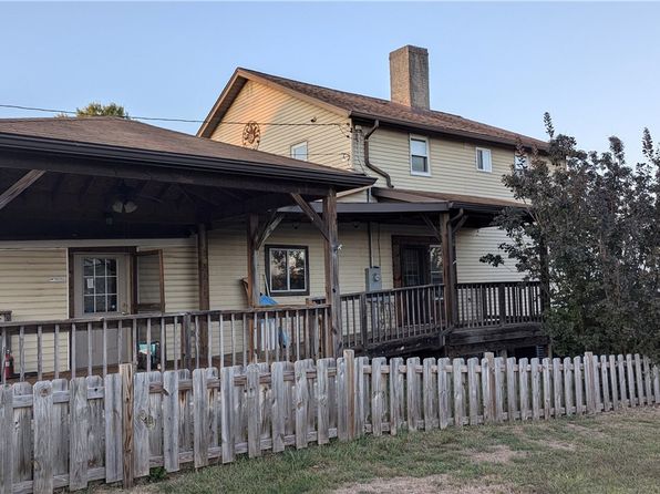 414 Middle Ave, Allison, PA 15413