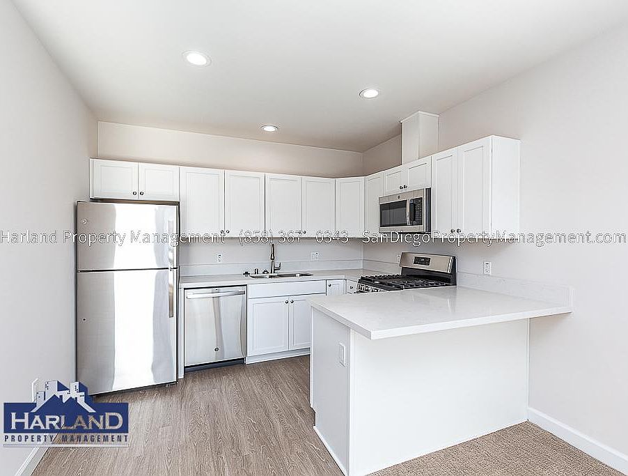 1st image of 1016 A Ave APT B