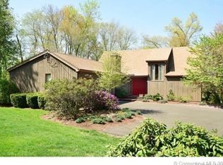 36 Standish Rd, Ellington, CT 06029