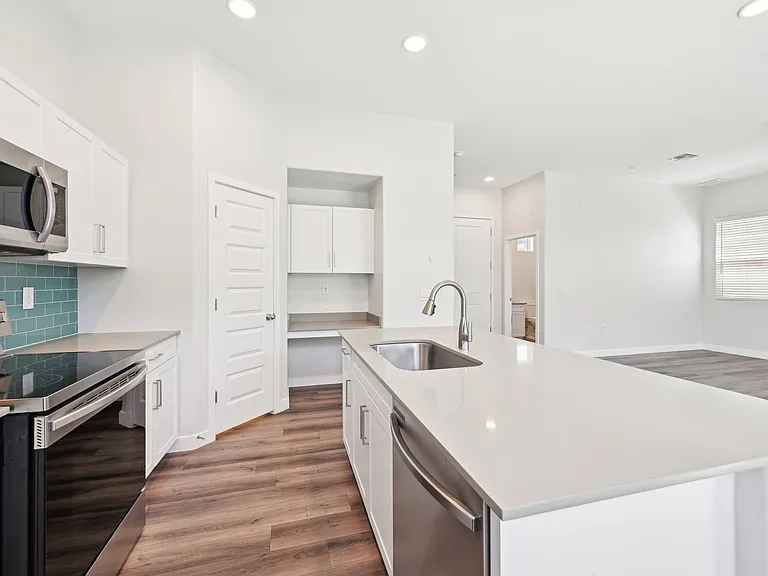 Baseline on 16 — Photo 58