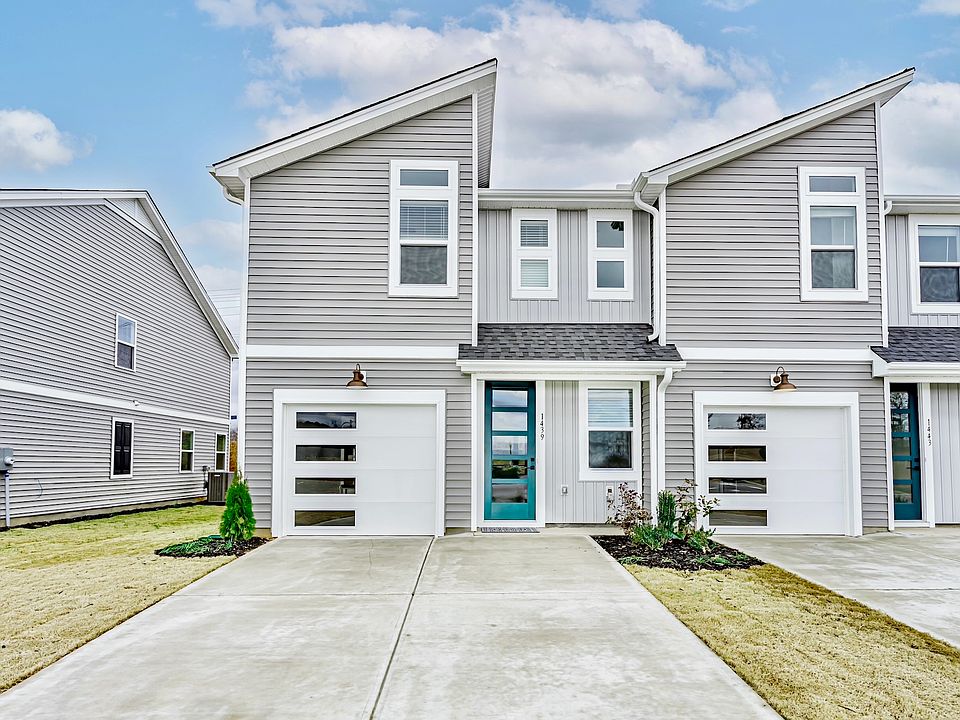 1st image of 1439 Darrowby Way