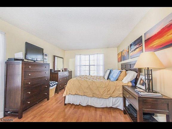 2nd image of 6 Taylor Dr