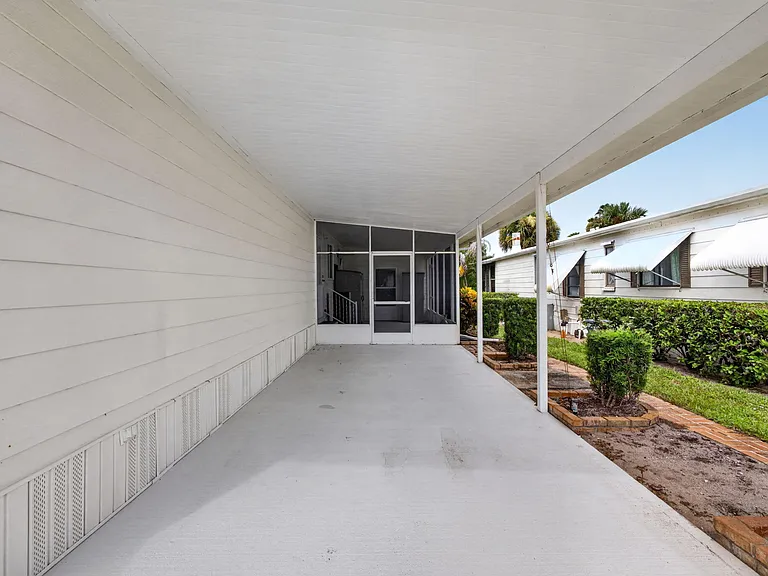 7640 SE Shenandoah Dr — Photo 5